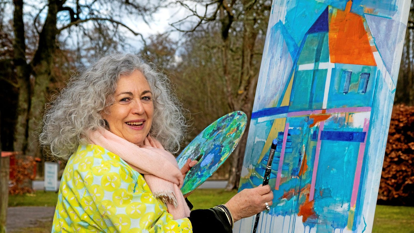 Monica Cohn painting outdoors at an easel